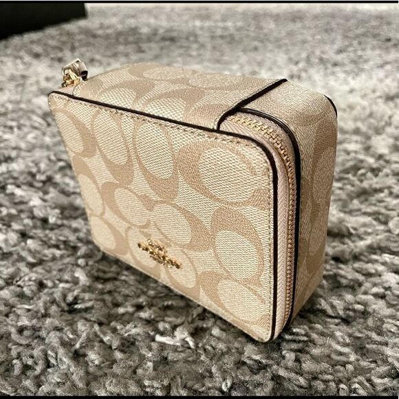 NWT COACH Large Jewelry Organizer Box in Signature Canvas - Picture 3 of 6